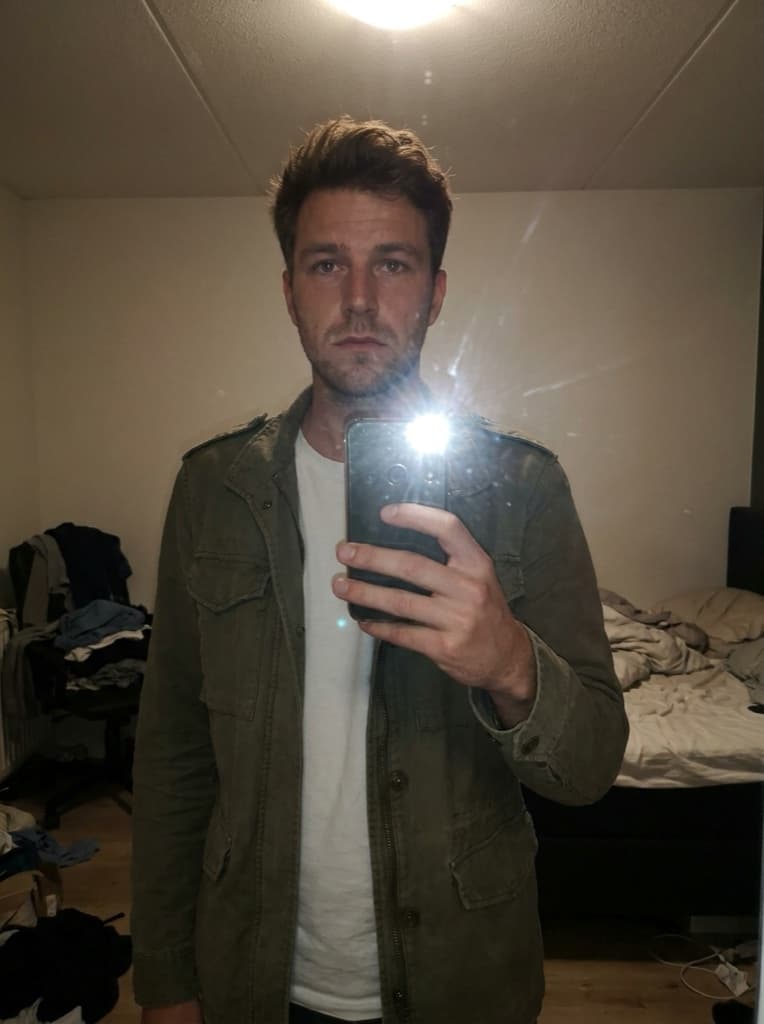 Voorbeeld van een slechte spiegelselfie als profielfoto